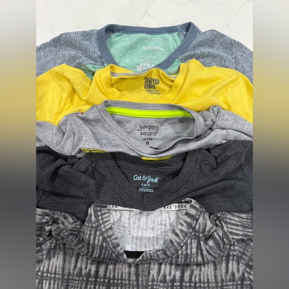 Lot of 5 boys Size 6 Tee Shirts - Star Wars, Peace, Transformers - Picture 7 of 7